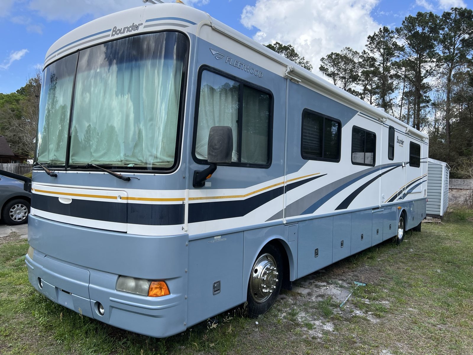 Bounder Class A motorhome bought in Lakeland