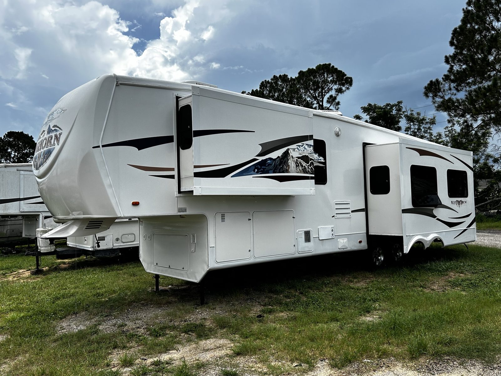 Bighorn fifth wheel bought in the Tampa area
